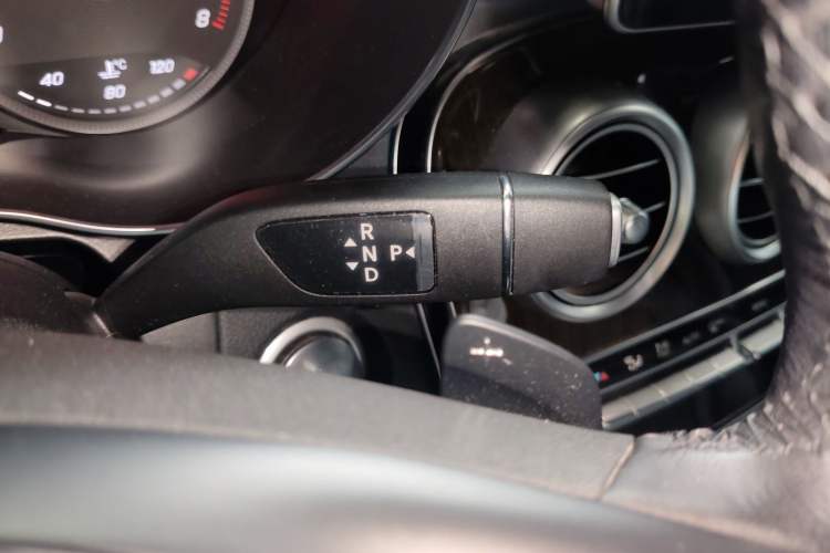 Used Mercedes-Benz GLC 2019 GLC 260 L 4MATIC Dynamic Model Gear Lever