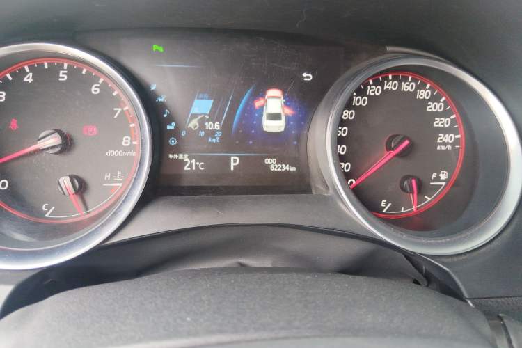 Used Toyota Camry 2018 2.5S Fēngshàng Edition Odometer Close Up