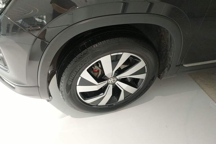 Used Volkswagen Tayron 2020 330TSI Two-Wheel Drive Luxury Smart Connectivity Version Left Front Wheel Hub
