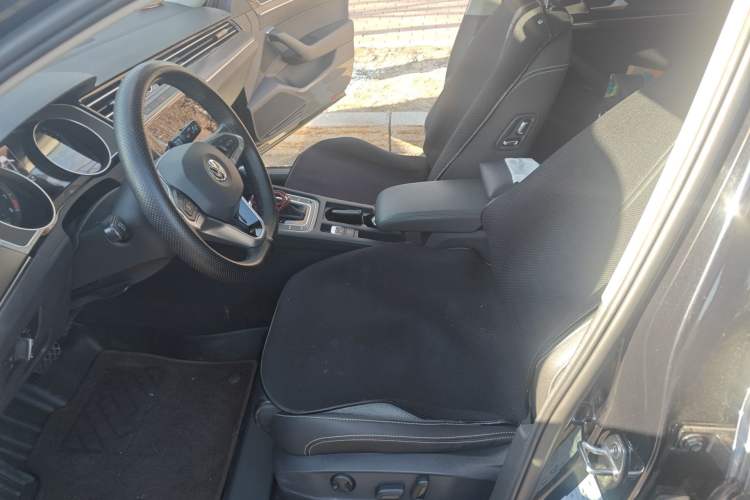 Used Volkswagen Magotan 2020 330TSI DSG Leading Model Left Front Seat