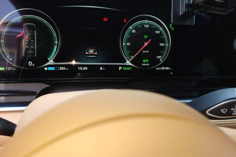 Used VOYAH Dream 2024 PHEV Extended-Range Premium Edition Odometer Close Up