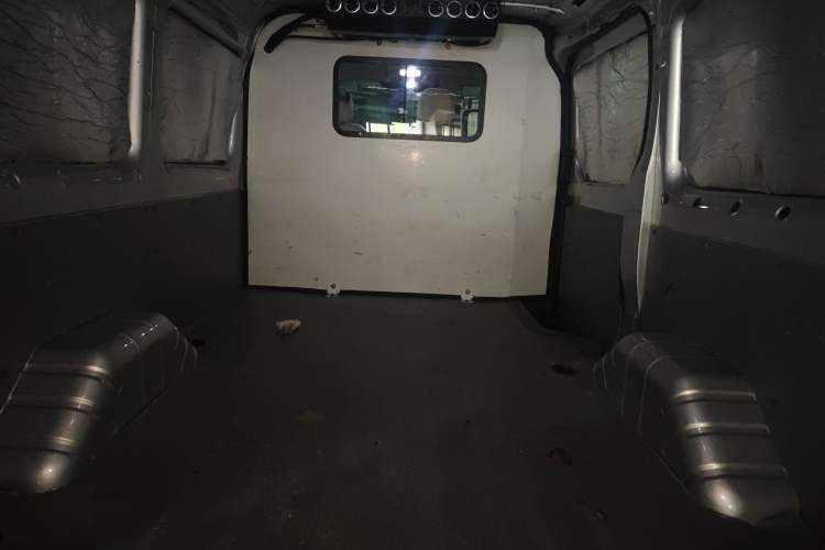 Used Foton Toano 2020 2.5T Manual Tongtu Short Wheelbase Flat Roof 3-Seat 4J25TC3 Headliner