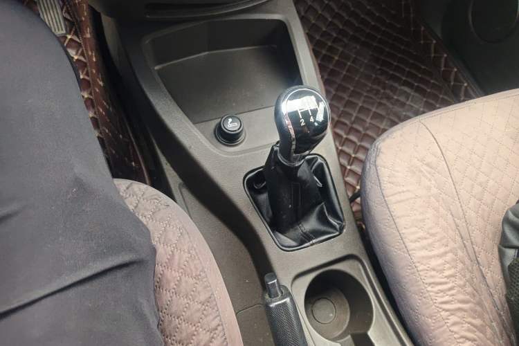 Used Wuling Hongguang 2014 1.5L S Standard Version Gear Lever