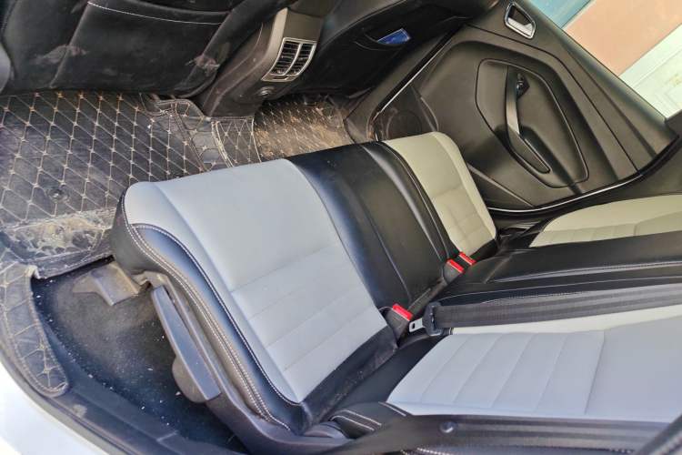 Used Ford Kuga 2015 1.5L GTDi Two-Wheel-Drive Comfort Model
