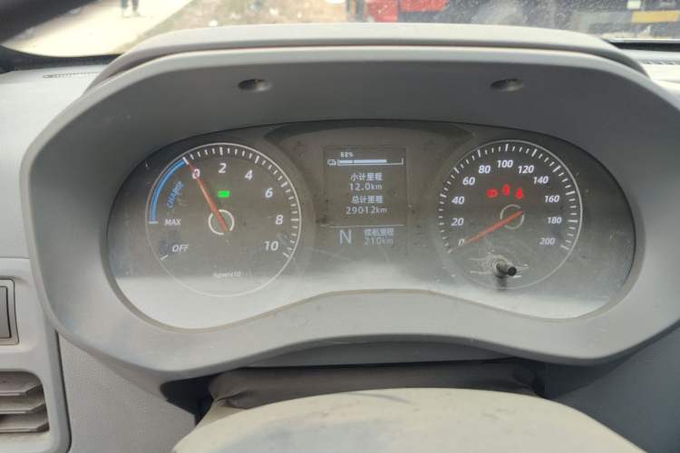 Used Wuling Yangguang 2025 Model 310KM Bus Edition—Customized by CATL