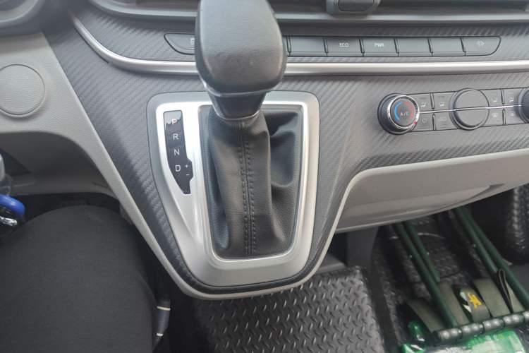 Used SAIC MAXUS Xintu V80 