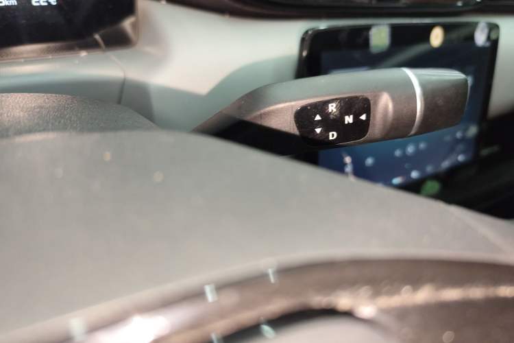 Used Leapmotor T03 2022 Glazed Edition Gear Lever