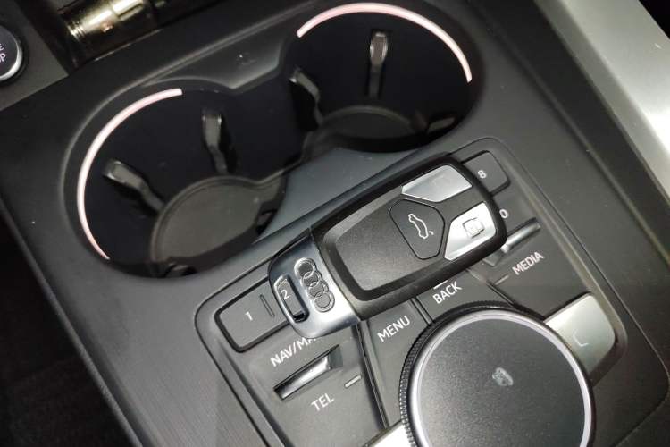 Used Audi A4L 2019 40 TFSI Fashion Version China V Vehicle Key