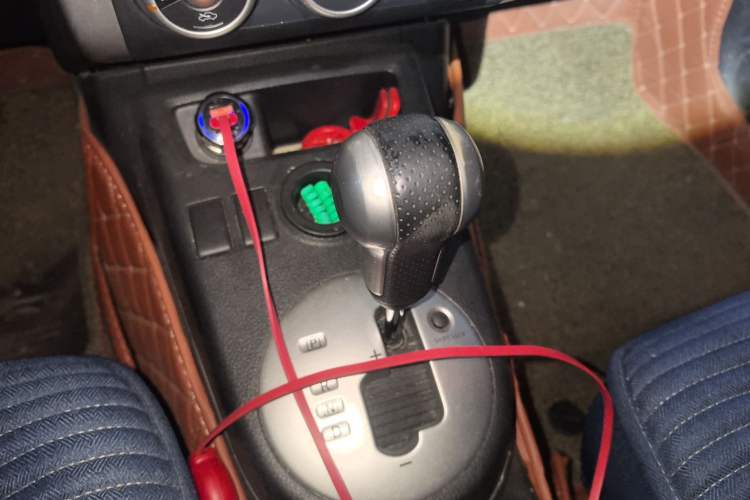 Used Dongfeng Fengdu MX6 2016 2.0L CVT Two-Wheel Drive All-Around Version