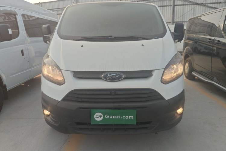 Used Ford Transit 2020 2.0T Diesel Multi-Function Commercial Vehicle Mid-Chassis Low-Roof Design with Dual Rear Doors Meeting China VI Emission Standards