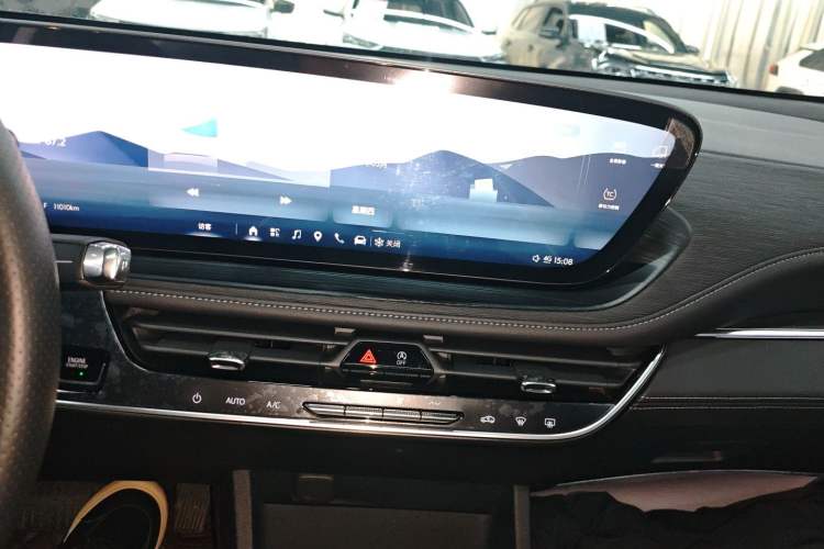 Used Buick LaCrosse 2024 28T Luxury Edition