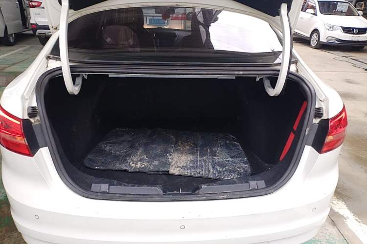 Used Ford Escort 2015 1.5L Automatic Comfort Edition Trunk