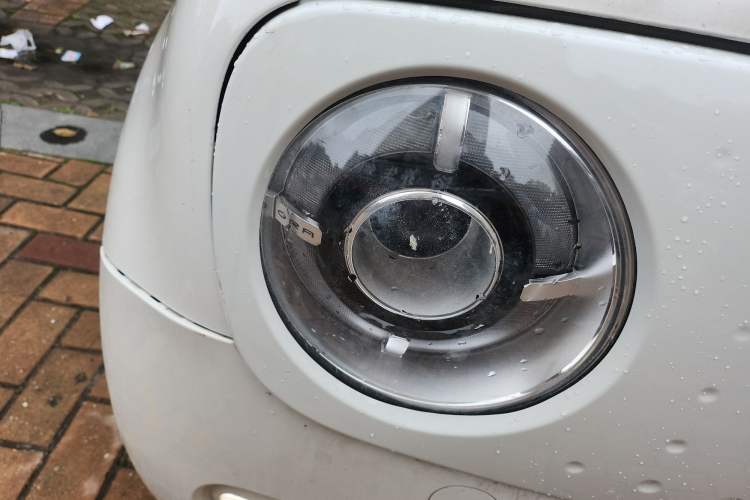 Used ORA Black Cat 2021 351 km Luxury Version Right Front Headlight