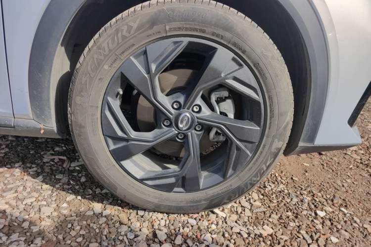 Used GAC Trumpchi GS3 2023 Shadow Speed 270T Dynamic Intelligence Edition Right Front Wheel Hub