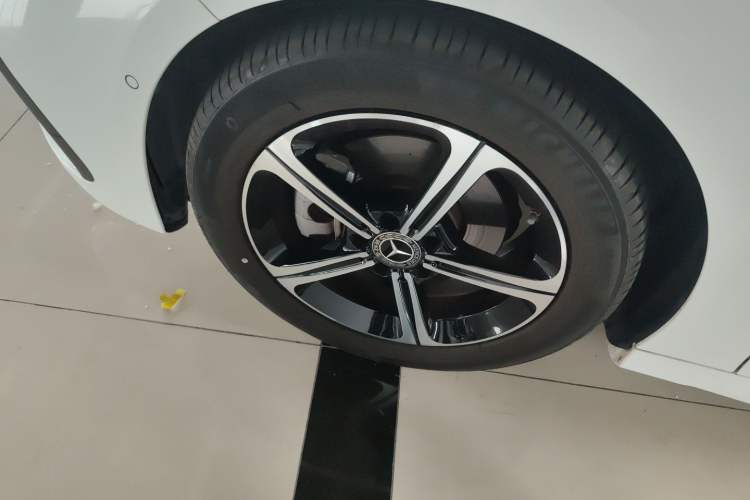 Used Mercedes-Benz A-Class 2022 Revised Version A 200 L Sport Sedan Fashionable Style
