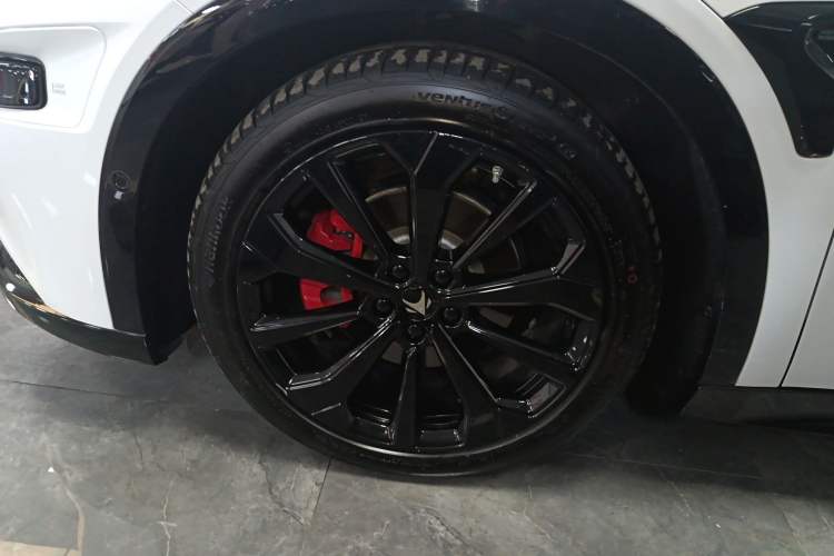 Used ARCFOX Alpha S 2022 HI Edition Advanced Version Left Front Wheel Hub