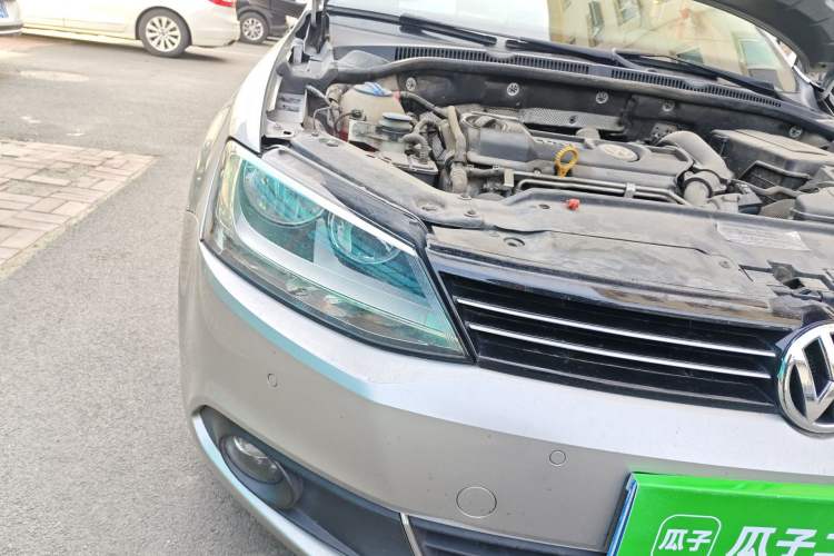 Used Volkswagen Sagitar 2014 Revised Version 1.4TSI Automatic Luxury Edition Right Front Headlight