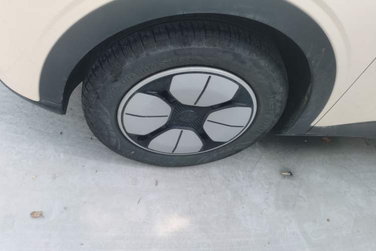 Used Geely Galaxy Geome 2025 310km Youth Edition Exterior 4