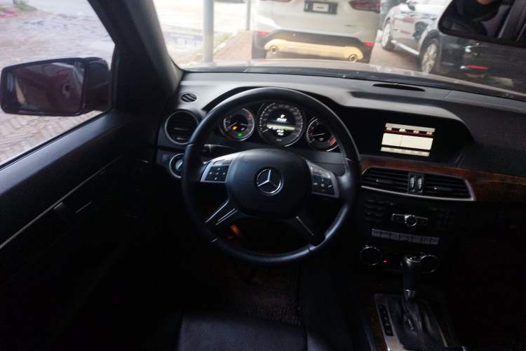 Used Mercedes-Benz C-Class 2013 C 260 CGI Elegant Model Steering Wheel