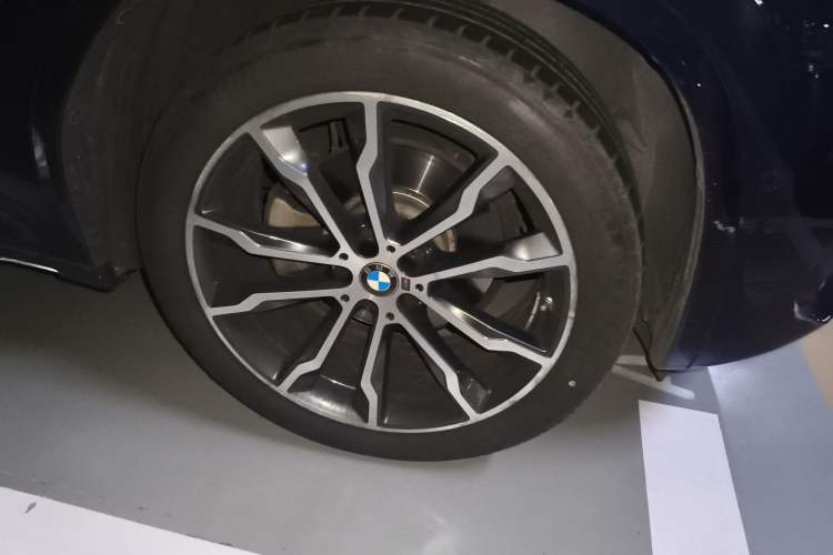 Used BMW X3 2023 xDrive30i Leading Model M Night Edition Package Right Front Wheel Hub