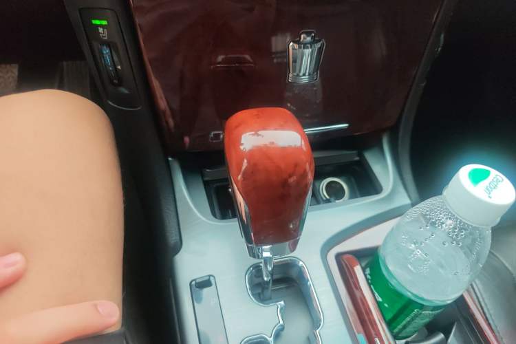 Used Toyota Crown 2012 2.5L Royal Leather Edition Gear Lever