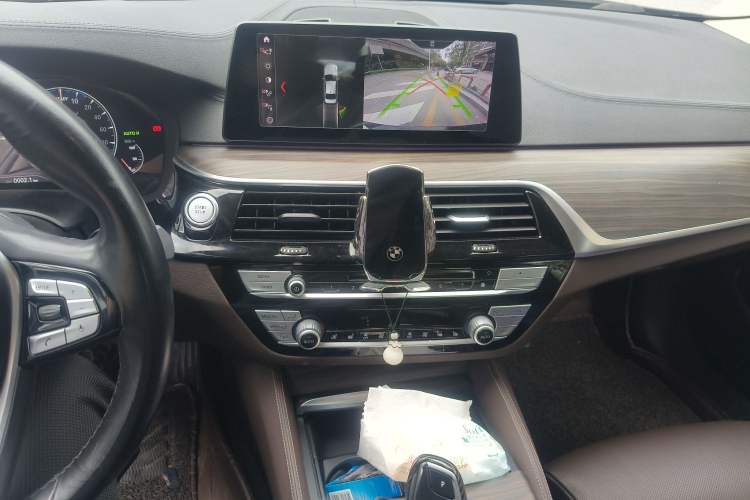 Used BMW 5 Series New Energy 2019 530Le Pioneer Edition Audio And AC Panel