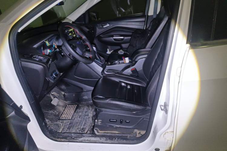 Used Ford Kuga 2015 2.0L GTDi Four-Wheel Drive Prestige Model Left Front Seat