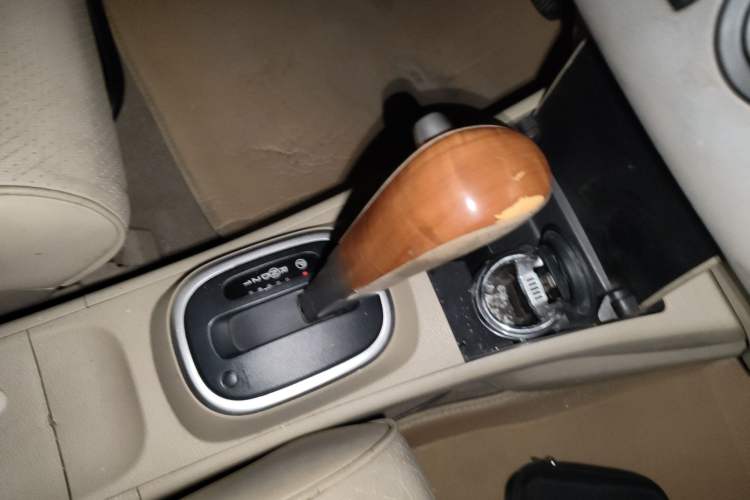 Used Nissan Tiida Sedan 2005 1.6JE AT Gear Lever