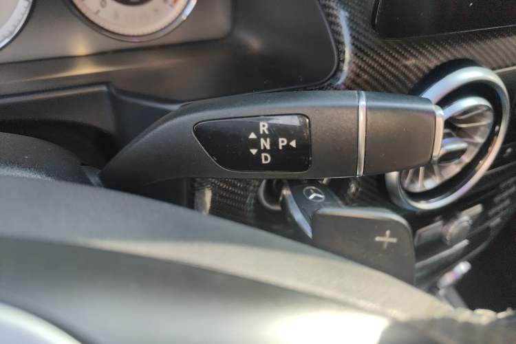 Used Mercedes-Benz GLK-Class 2013 GLK 300 4MATIC Dynamic Sunroof Model