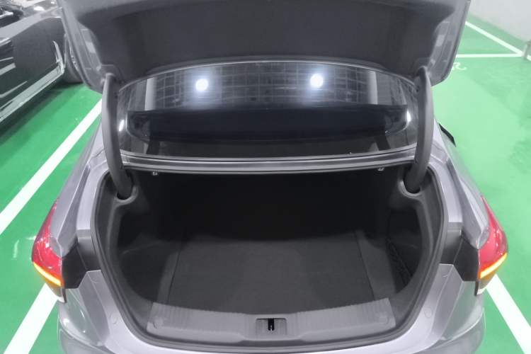 Used Hongqi H5 2023 2.0T Automatic Smart Connect Flagship Edition