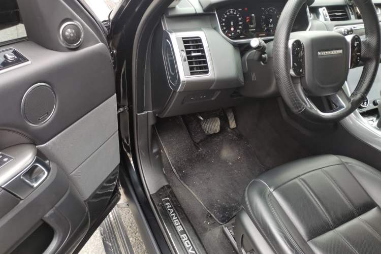 Used Land Rover Range Sport 2022 3.0 L6 SE Driver Seat