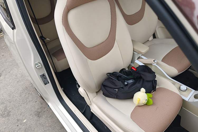 Used Wuling Hongguang MINIEV 2024 3rd Generation 215km Youth Edition Right Front Seat