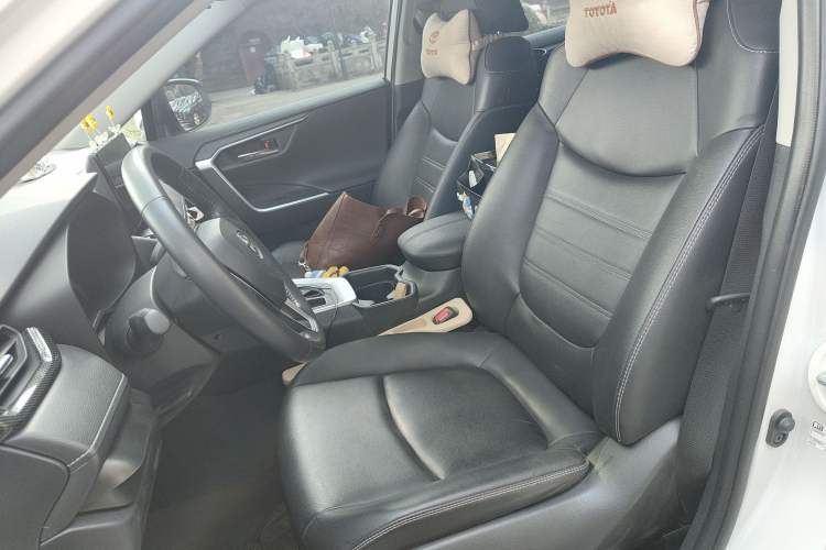 Used Toyota RAV4 2023 2.0L CVT Two-Wheel Drive 20th Anniversary Platinum Edition