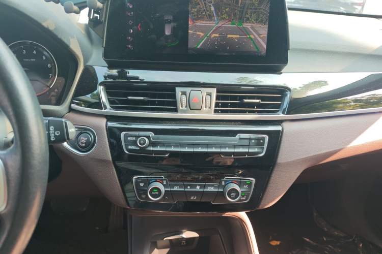 Used BMW X1 2020 sDrive25Li Leading Model
