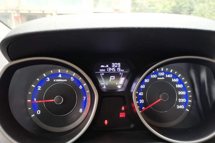 Used Hyundai Elantra (5th Generation / Langdong) 2015 1.6L Automatic Fashion Model
