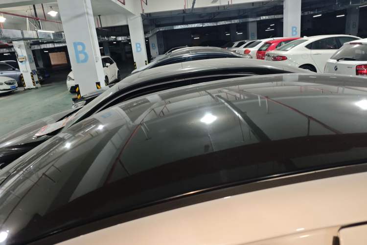 Used Mitsubishi Lancer EX 2016 1.8L CVT Black-and-White Retro Edition Roof