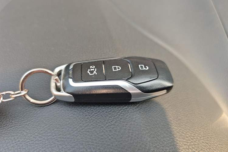 Used Ford Edge 2015 2.0T GTDi Four-Wheel Drive Prestige Model Vehicle Key