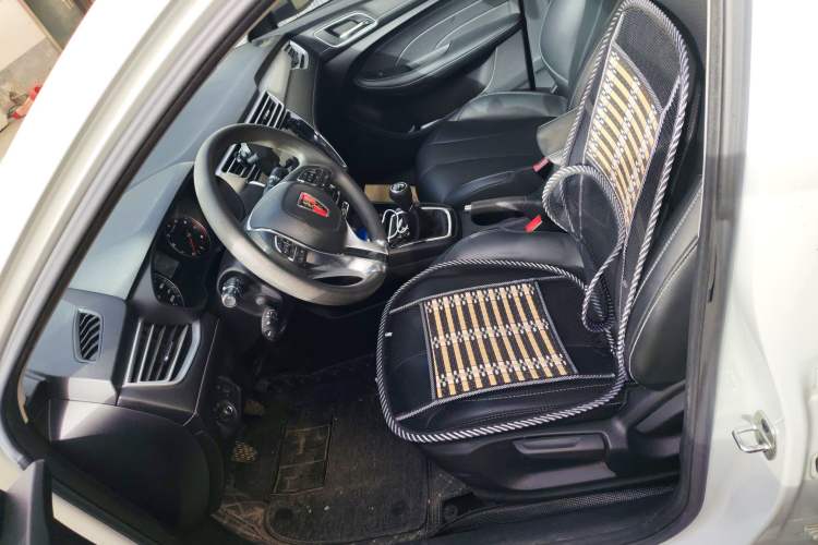 Used Roewe i5 2019 1.5L Manual 4G Connectable Langhao Edition