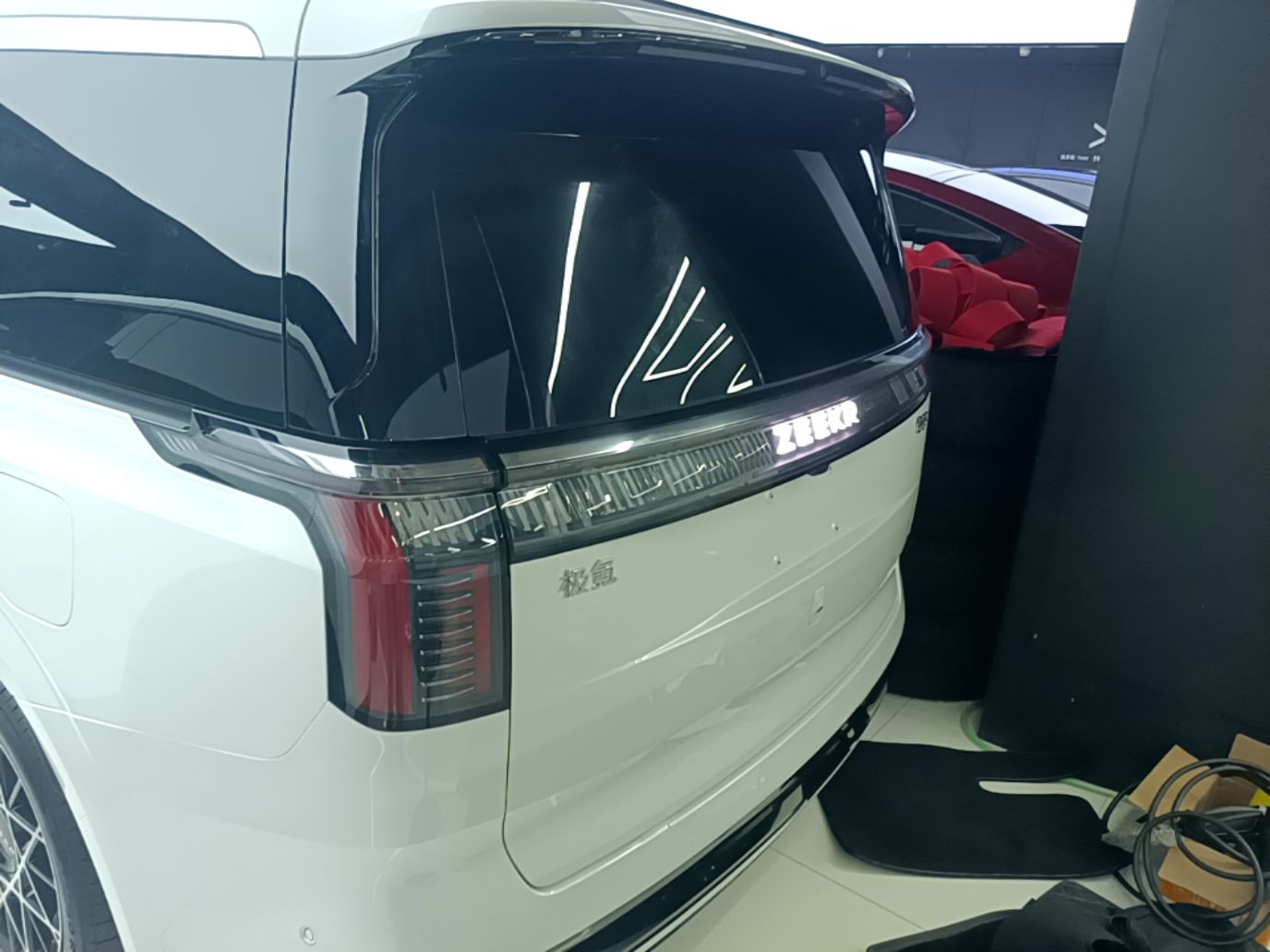 Zeekr 009 2024 7-Seater Aisle Version 108 kWh — снимка 5