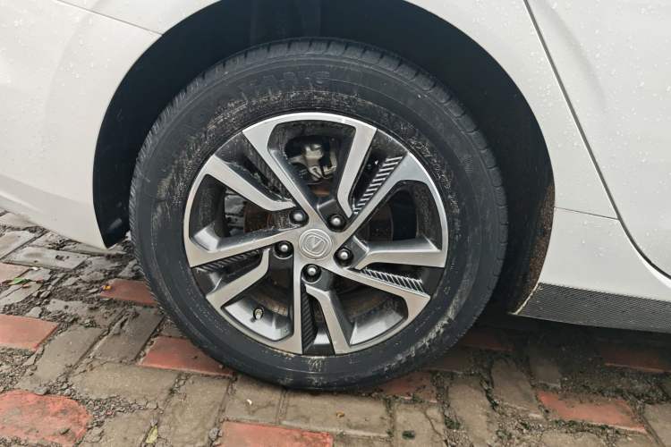 Used CHANGAN Eado 2018 High-Energy Edition 1.6L GDI Manual Pioneer Model China V Standard Exterior 5