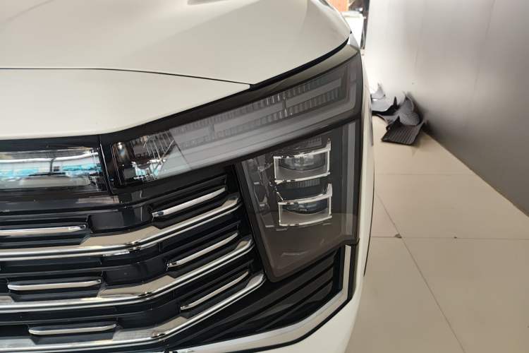 Used SOL X8 PLUS 2023 1.5 TGDI DCT Smart Edition 7-Seater