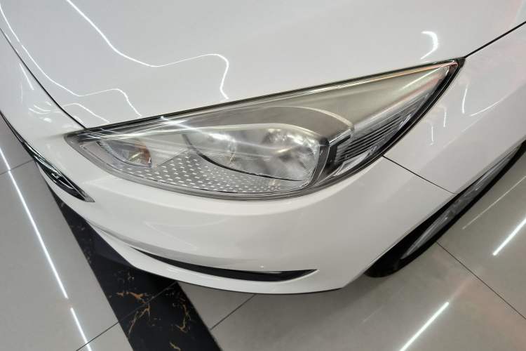 Used Ford Focus 2018 Sedan Classic 1.6L Automatic Trendy SmartDrive Edition