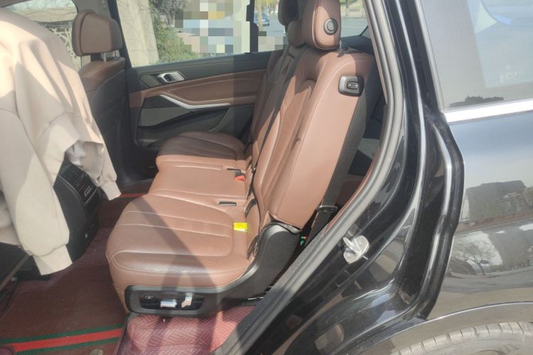 Used BMW X7 2020 xDrive40i Luxury Package with Leading Features Left Rear Seat