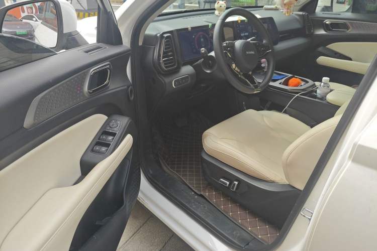 Used Haval Fierce Dragon 2023 1.5L 110KM Navigation Edition Driver Seat