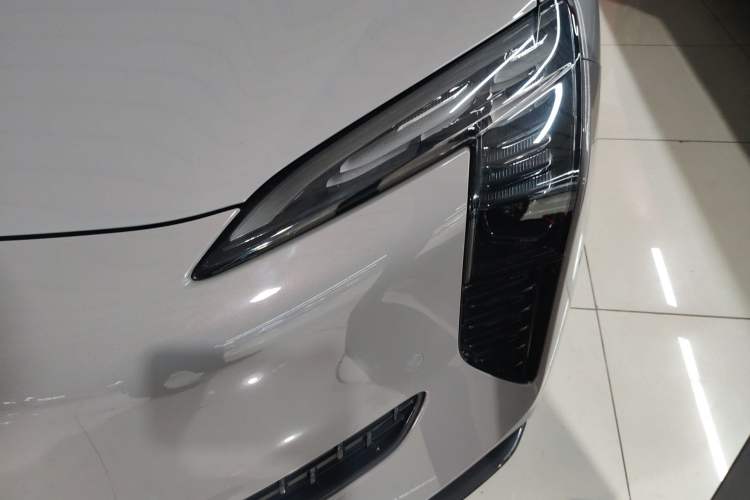 Used Hongqi EH7 2024 690 Pro Left Front Headlight