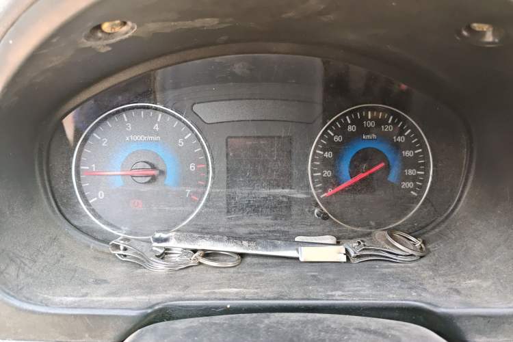 Used Dongfeng Fengon 330 2016 1.5L Manual Enjoyment Model DK15 Instrument Cluster