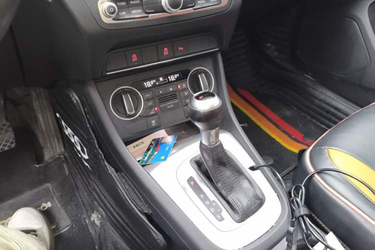 Used Audi Q3 2017 30 TFSI Fashion Model Gear Lever