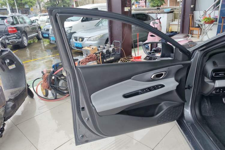 Used GAC Trumpchi EMPOW 2023 270T DCT J11 Version