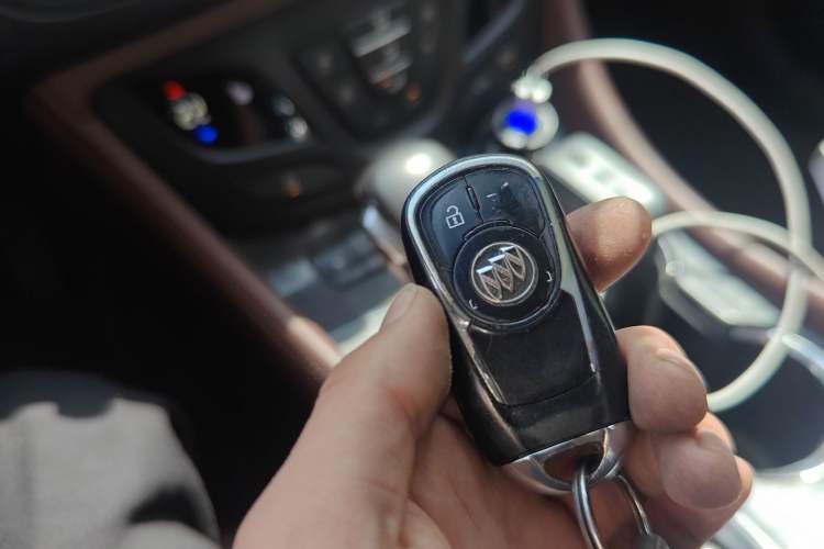 Used Buick Envision 2015 20T Four-Wheel Drive Luxury Model Vehicle Key