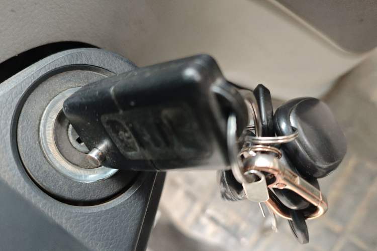 Used Iveco Power Daily 2017 2.5T Deluxe A32 Mid-Roof 5-7 Seater 47Z5 Passenger Van